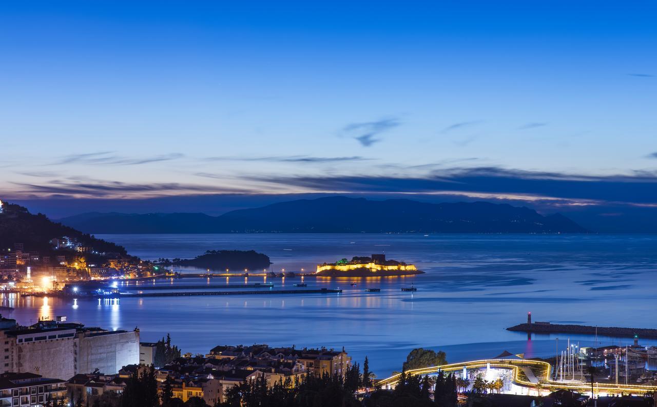 Demir Suit Hotel Kusadası Exteriör bild