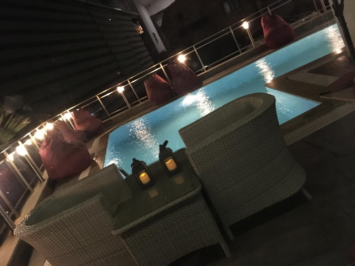 Demir Suit Hotel Kusadası Exteriör bild