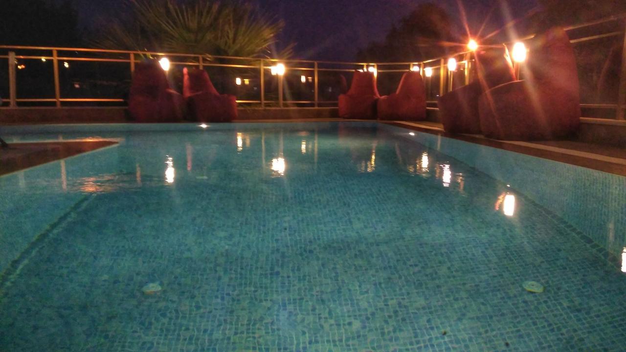 Demir Suit Hotel Kusadası Exteriör bild